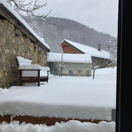 Сasa de vacaciones Ludvov Dom *